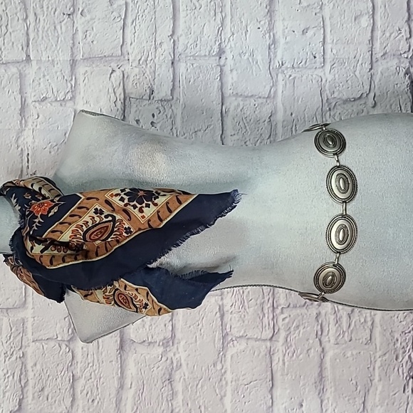 Metal medallion chain belt - Picture 1 of 7